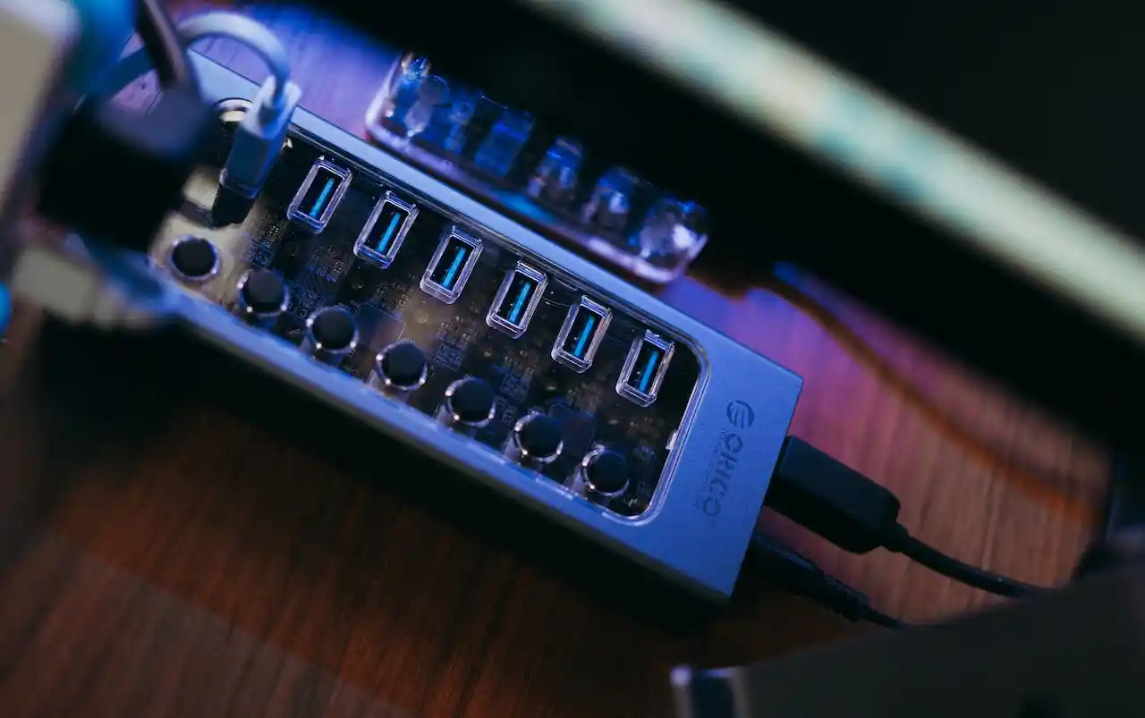USB Hub Compact, Perangkat Kecil yang Bikin Meja Kerja Lebih Rapi